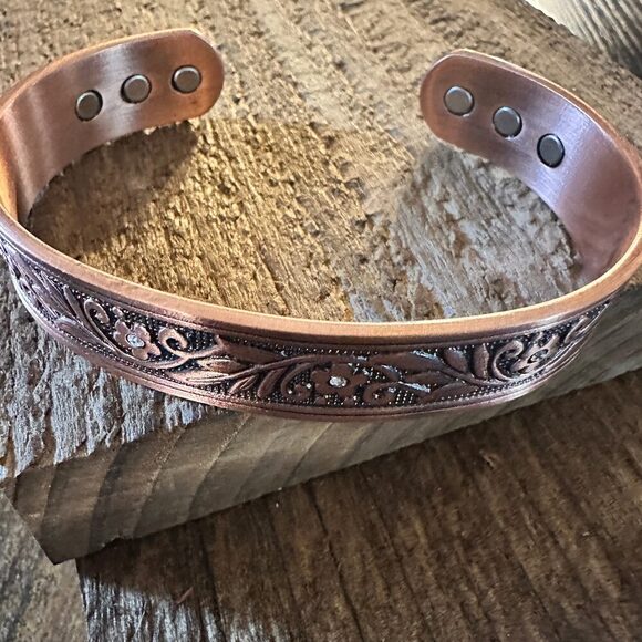 Boho Vintage Style Daisy Flower Zircon Stone Magnetic Bracelet, Arteritis Relie - Picture 6 of 8